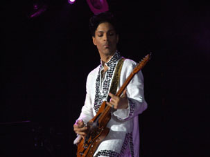 Prince Rocks Intimate NYC Show For 500 Lucky Fans