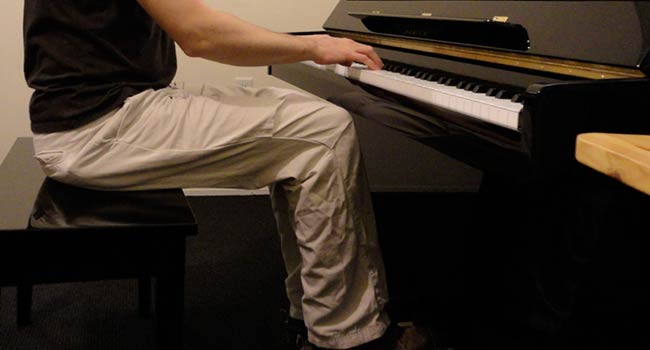 Proper position on piano bench